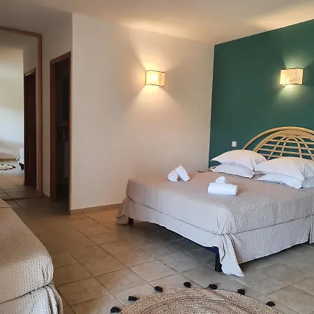 Hotell La Bergerie LʼÎle-Rousse