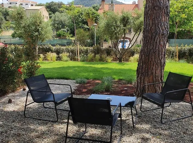 La Bergerie Hotel LʼÎle-Rousse