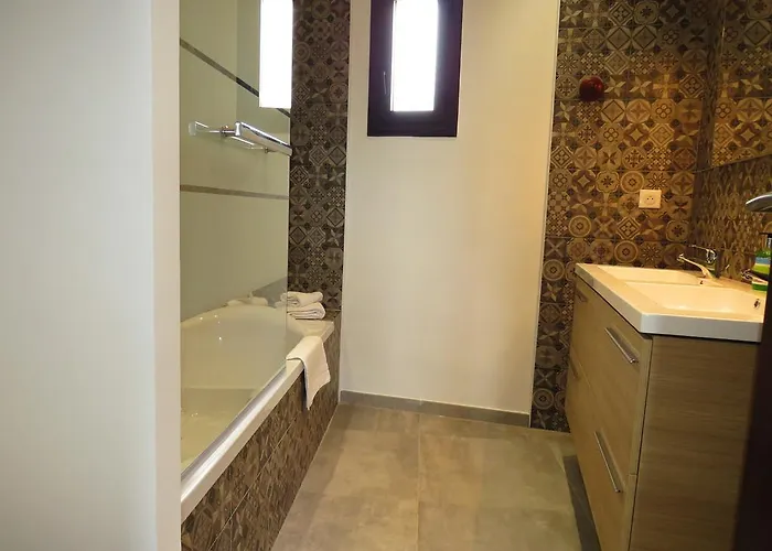 La Bergerie Hotel LʼÎle-Rousse