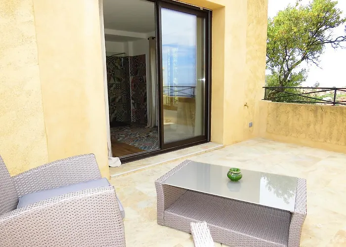 La Bergerie 3* LʼÎle-Rousse