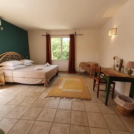 La Bergerie 3* LʼÎle-Rousse