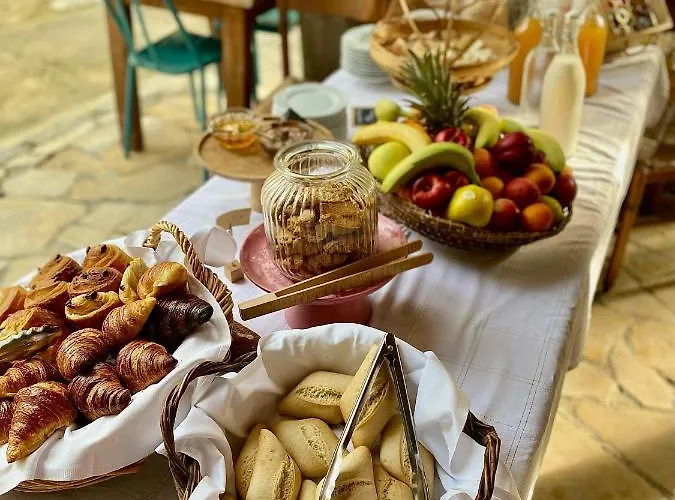 Otel La Bergerie LʼÎle-Rousse